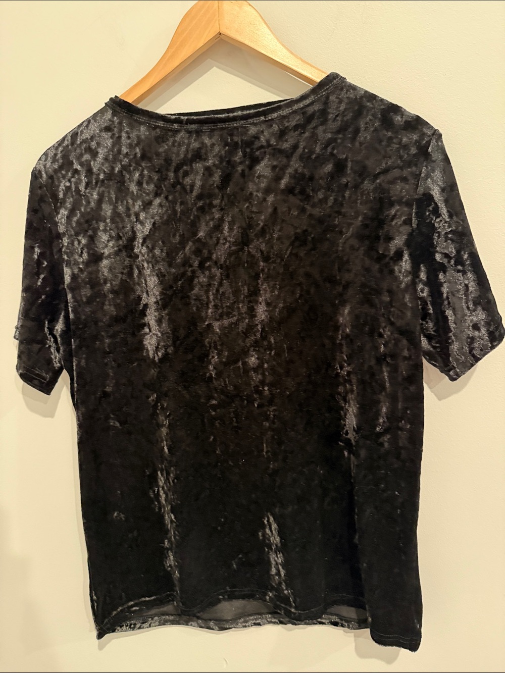 Honey Punch Black Crushed Velvet V-Neck Short Sleeve Top with Mock Neck - Picture 6 of 6